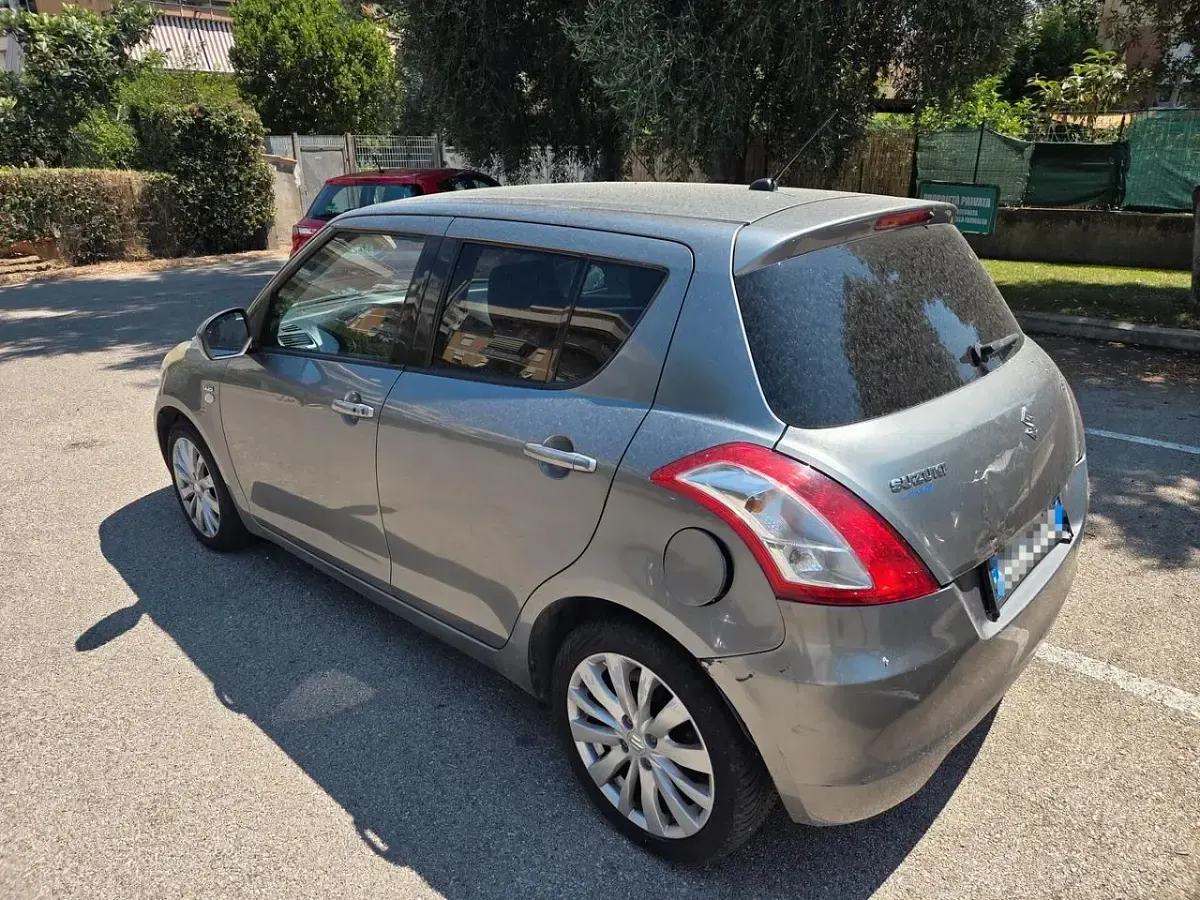 Usata Suzuki Swift 75 CV (55 kW) 2011 Grigio Utilitaria