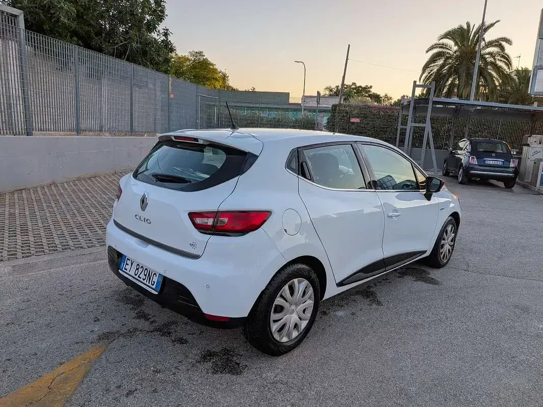 Usata Renault Clio IV 73 CV (53 kW) 2015 Berlina