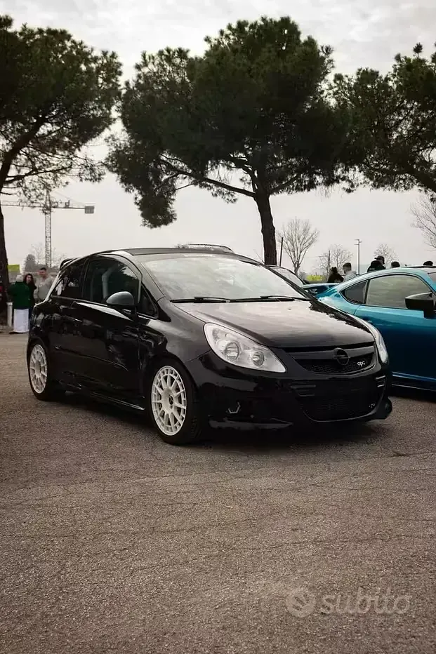 Usata Opel Corsa 69 CV (50 kW) 2007 Nero Utilitaria