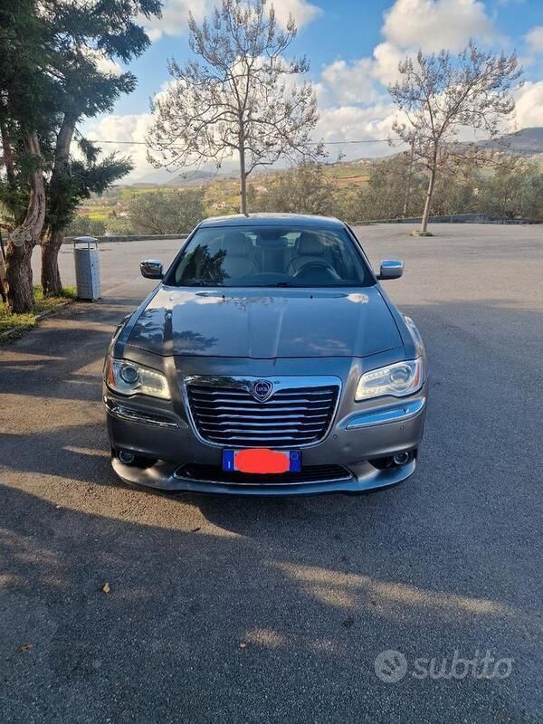 Usata Lancia Thema 239 CV (175 kW) 2013 Grigio Berlina