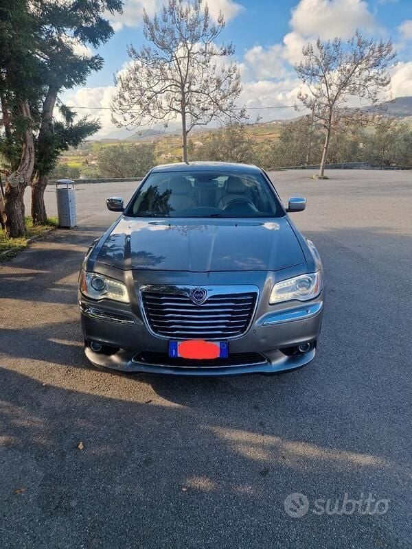 Usata Lancia Thema 239 CV (175 kW) 2013 Grigio Berlina