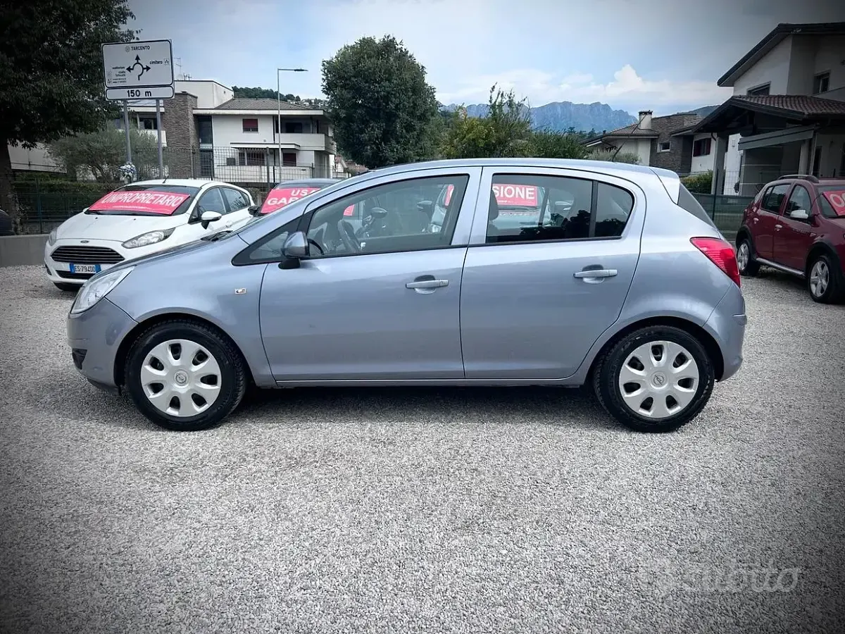 Usata Opel Corsa 80 CV (58 kW) 2009 Grigio Utilitaria