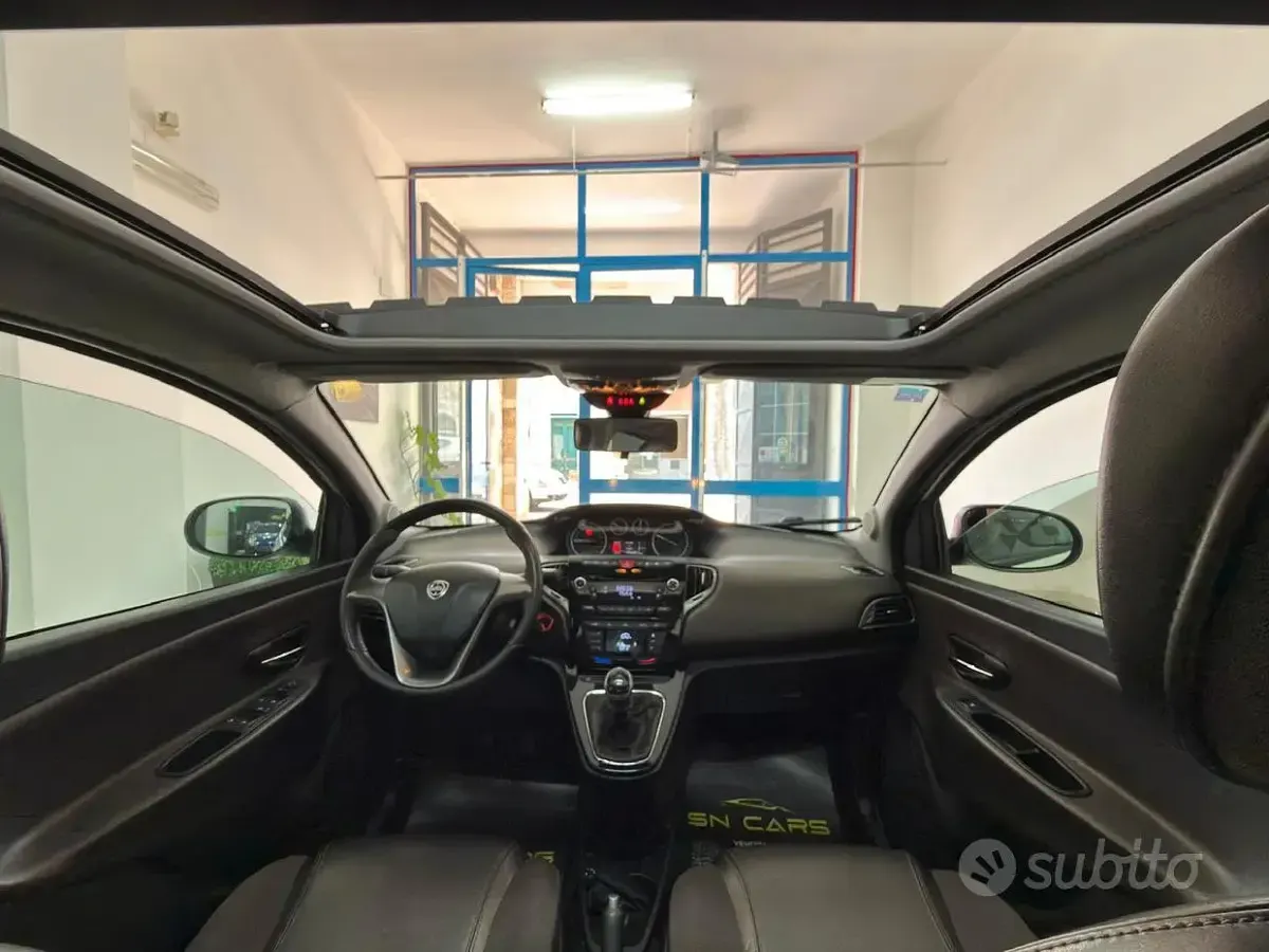 Usata Lancia Ypsilon Platinum 69 CV (50 kW) 2012 Bianco Utilitaria