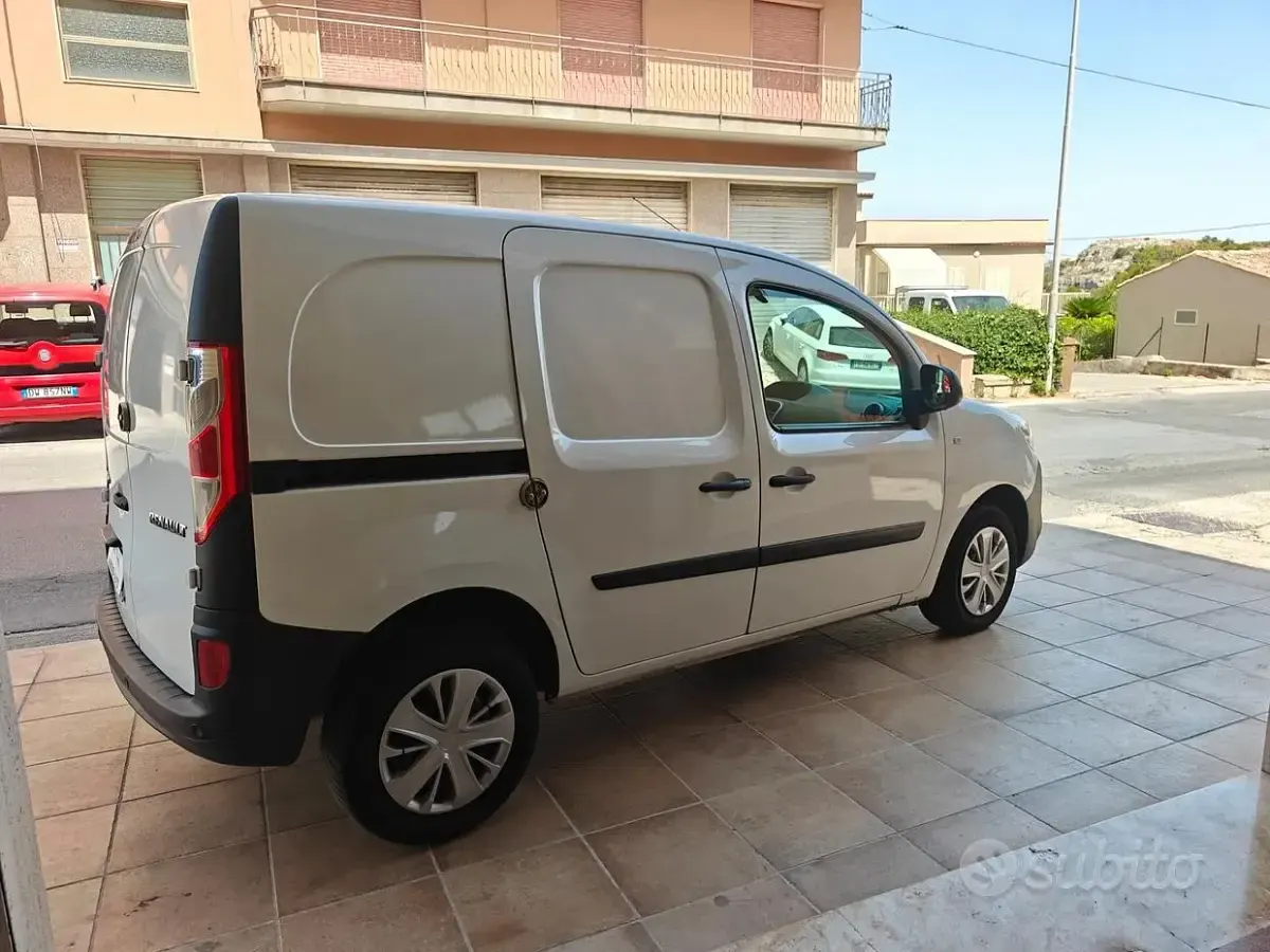 Usata Renault Kangoo 90 CV (66 kW) 2016 Bianco Monovolume