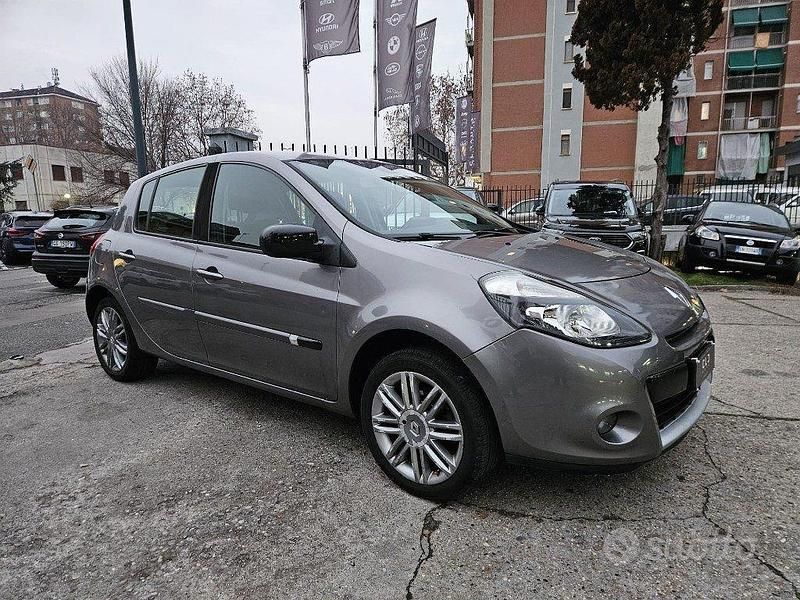 Usata Renault Clio II 105 CV (77 kW) 2011 Grigio Berlina