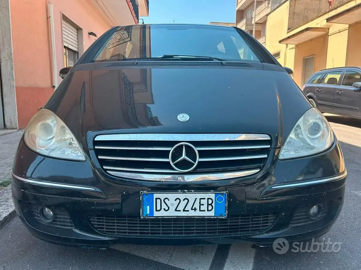 Usata Mercedes A180 Avantgarde 109 CV (80 kW) 2009 Nero Berlina