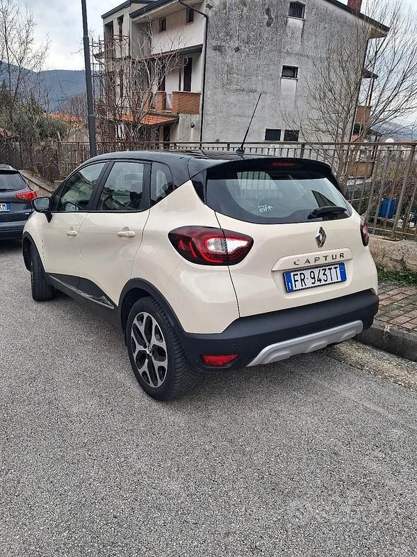 Usata Renault Captur 90 CV (66 kW) 2018 SUV