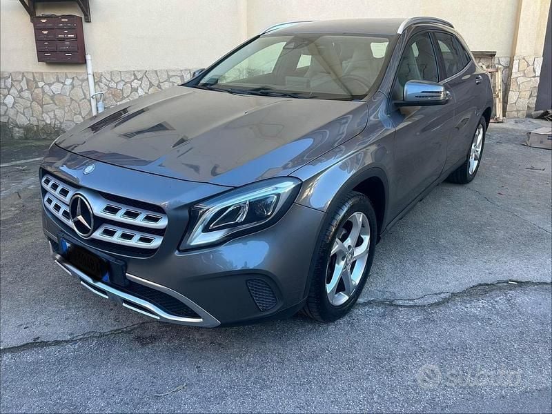 Usata Mercedes GLA180 Advanced Plus 108 CV (79 kW) 2017 Grigio SUV