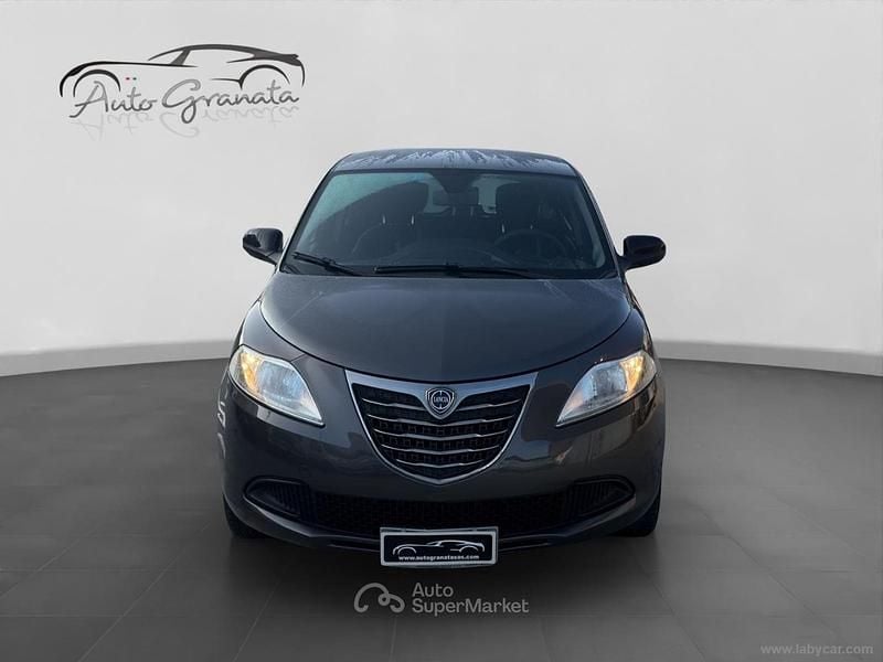 Usata Lancia Ypsilon Gold 69 CV (50 kW) 2012 Gray Utilitaria