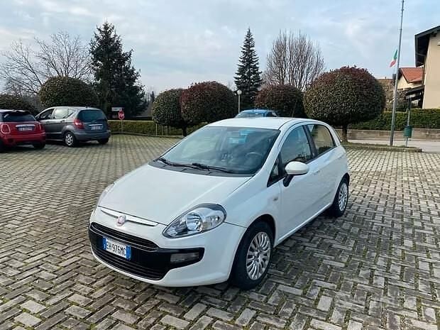 Usata Fiat Punto Evo Active 95 CV (69 kW) 2011 Bianco Utilitaria