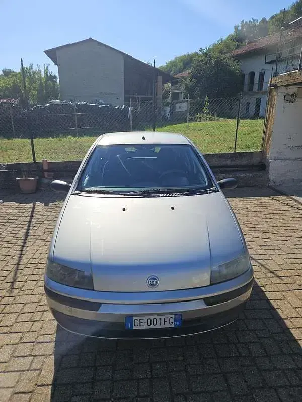 Usata Fiat Punto 60 CV (44 kW) 2001 Utilitaria