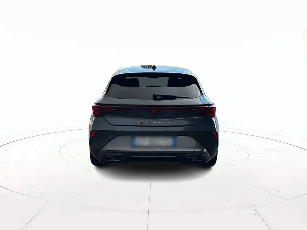 Usata Cupra Leon 150 CV (110 kW) 2025 Vari colori pastello Berlina