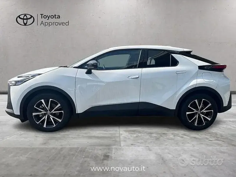 Usata Toyota C-HR Eco 223 CV (164 kW) 2024 Bianco SUV