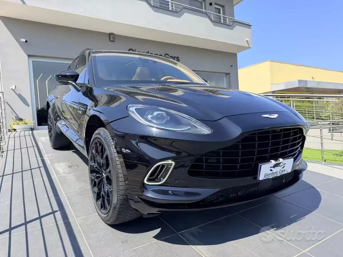 Usata Aston Martin DBX 551 CV (405 kW) 2020 Nero SUV