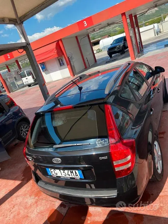 Usata Kia Ceed 115 CV (84 kW) 2011 Nero Utilitaria