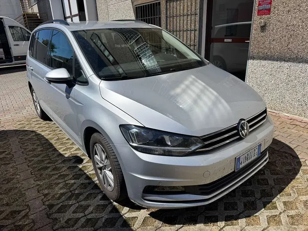 Usata VW Touran Business 150 CV (110 kW) 2021 Argento Monovolume