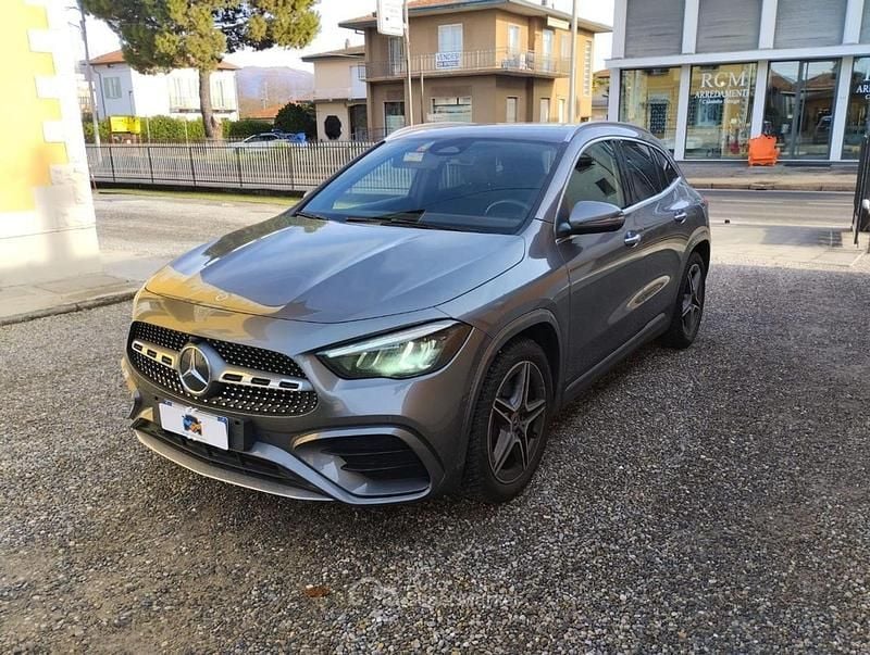 Gray Usata 2024 Mercedes GLA200 AMG Line Premium SUV | 39.900 € (Buon prezzo) - Immagine 1/4