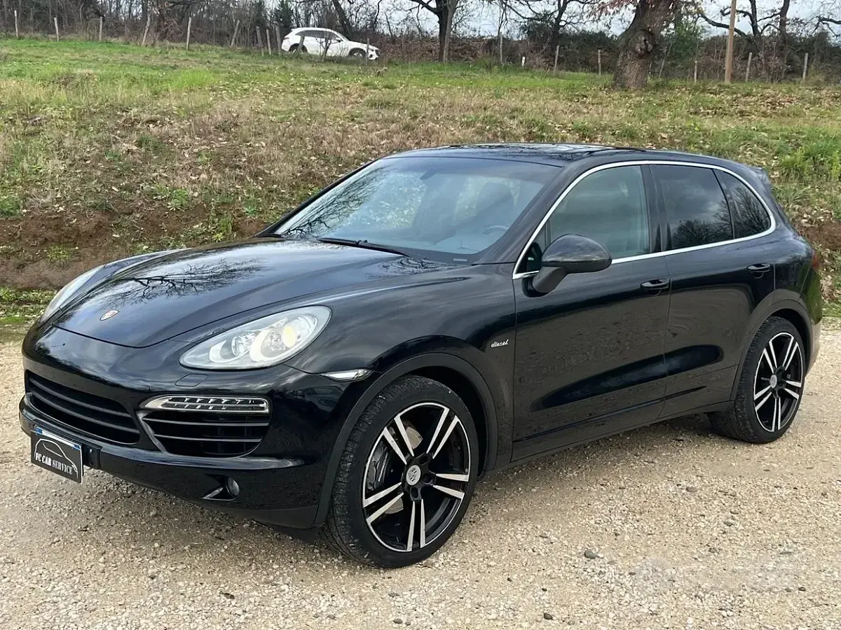 Usata Porsche Cayenne 245 CV (180 kW) 2012 Nero SUV