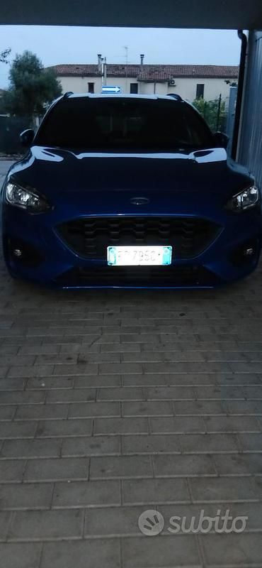 Usata Ford Focus Sport 100 CV (73 kW) 2019 Blu Berlina