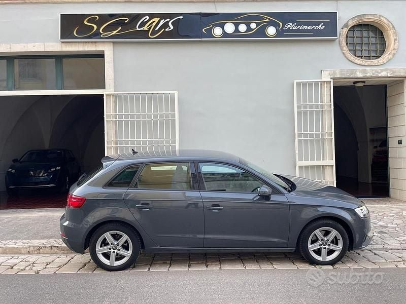 Usata Audi A3 S-Line 116 CV (85 kW) 2019 Grigio Berlina