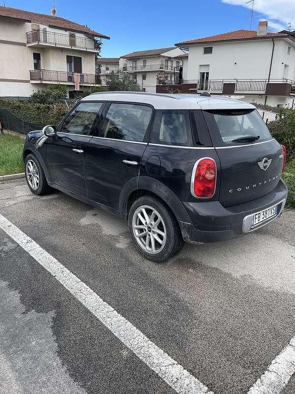 Usata Mini Cooper D Countryman Business 111 CV (81 kW) 2015 Nero SUV