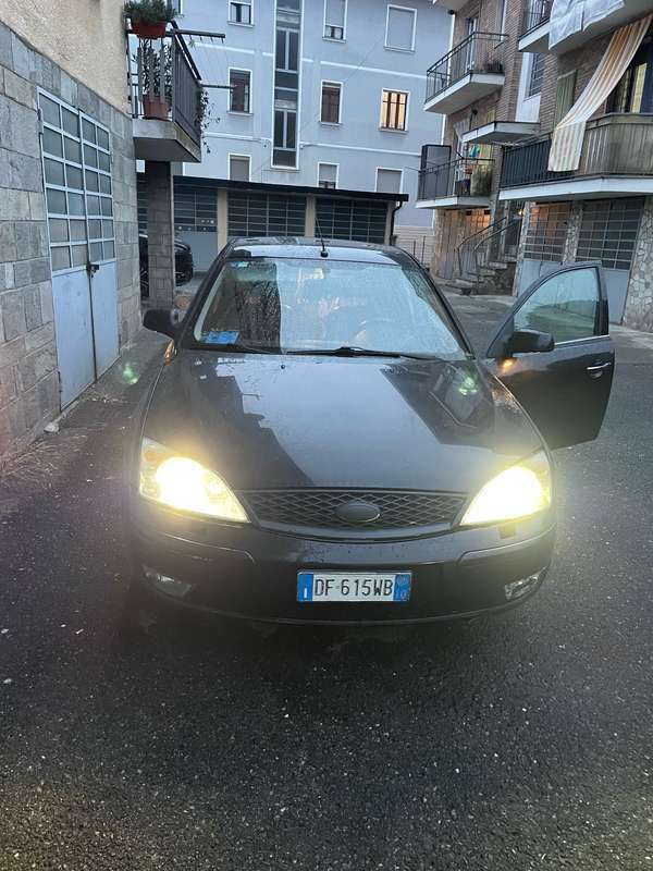 Usata 2007 Ford Mondeo Titanium Tre volumi | 1250 € (Buon prezzo) - Immagine 1/4