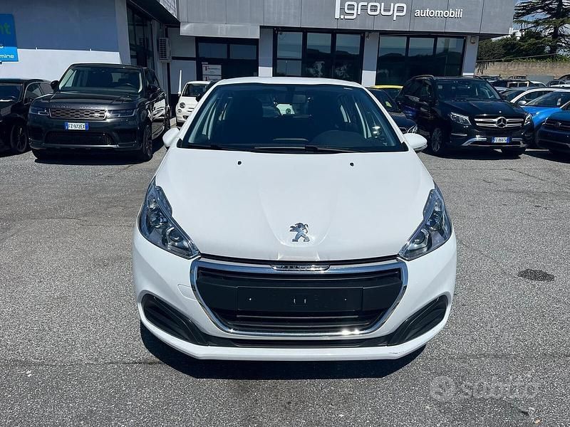 Usata Peugeot 208 Active 82 CV (60 kW) 2019 Bianco Utilitaria