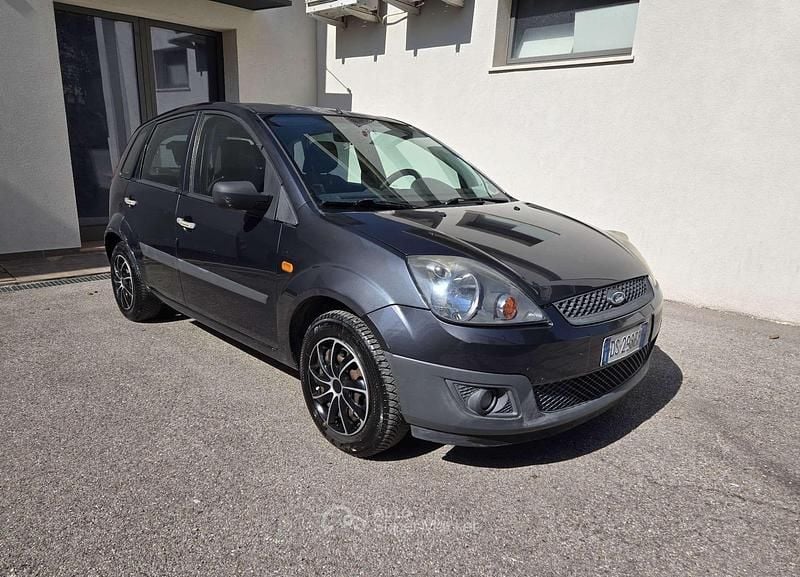 Usata Ford Fiesta Titanium 68 CV (50 kW) 2008 Other Utilitaria