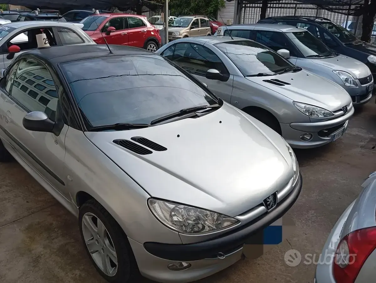 Usata Peugeot 206 CC 109 CV (80 kW) 2002 Grigio Cabrio