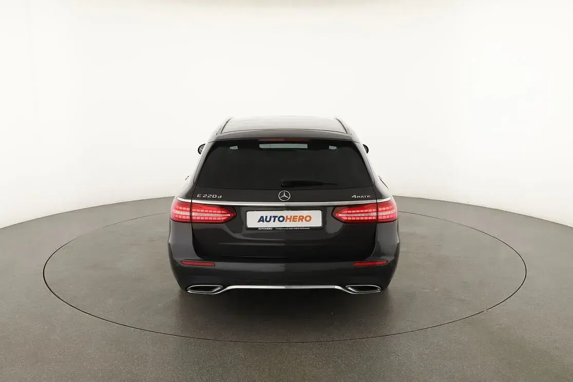 Usata Mercedes E220 Business 195 CV (143 kW) 2021 Grigio