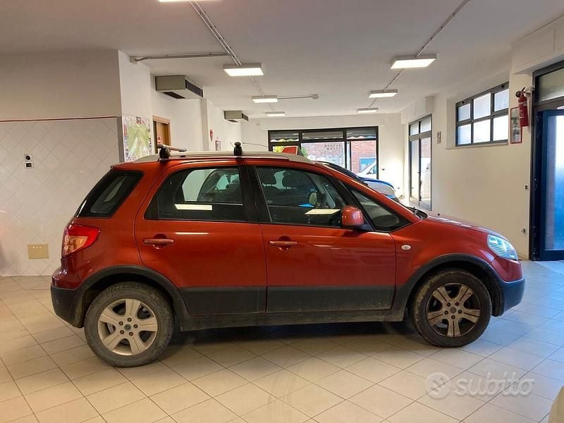 Usata Fiat Sedici 120 CV (88 kW) 2009 Arancione SUV