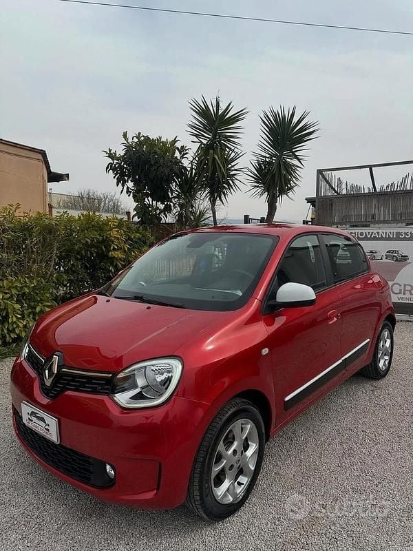 Usata Renault Twingo SE 69 CV (50 kW) 2015 Rosso Utilitaria