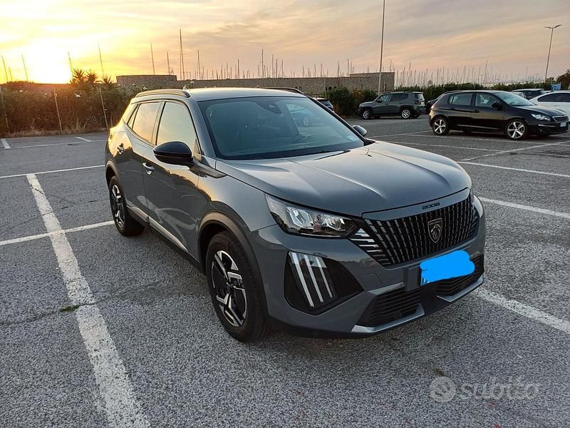 Usata Peugeot 2008 Allure 101 CV (74 kW) 2023 Grigio SUV