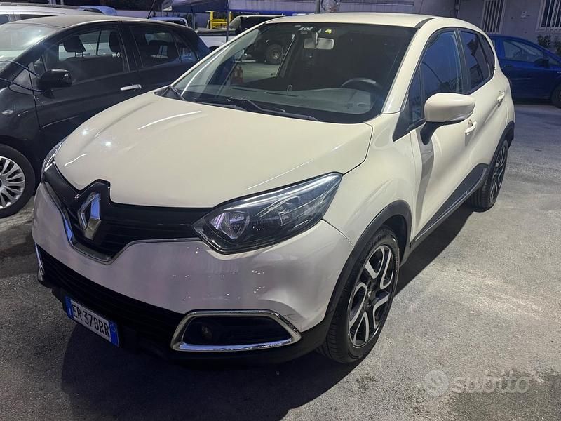 Usata Renault Captur 90 CV (66 kW) 2013 Giallo SUV