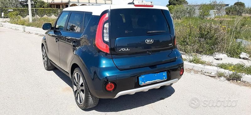 Usata Kia Soul 136 CV (100 kW) 2016 Blu SUV