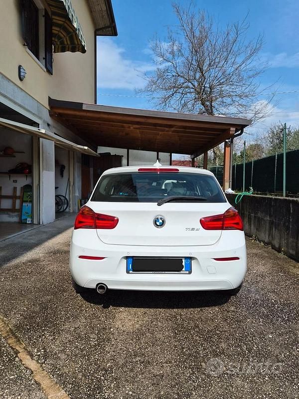 Usata BMW 116 Advantage 116 CV (85 kW) 2017 Bianco Utilitaria