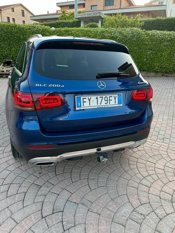 Usata Mercedes GLC200 Premium Plus 163 CV (119 kW) 2019 Blu/azzurro SUV