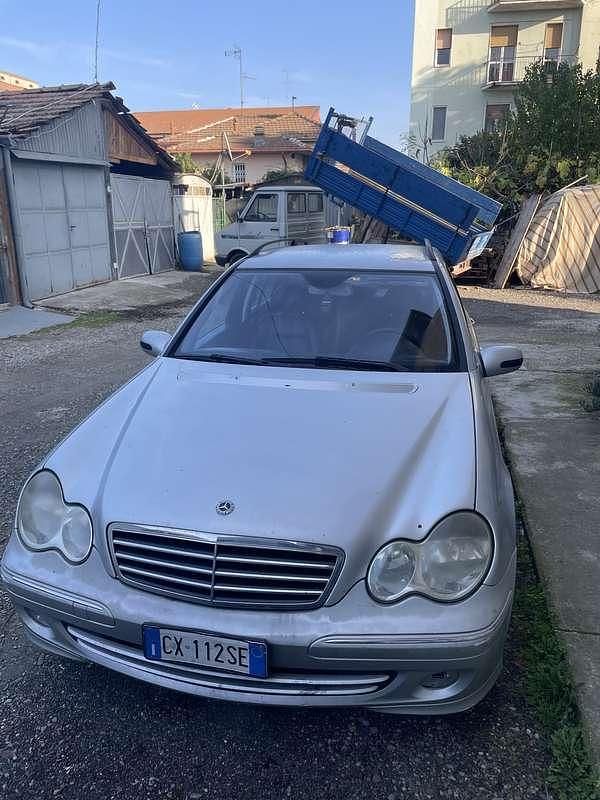 Usata Mercedes C220 150 CV (110 kW) 2005 Argento Berlina