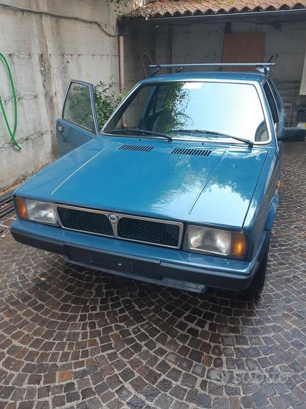 Usato 1982 Lancia Delta 1.3 Benzin 78 CV (3.500 €)