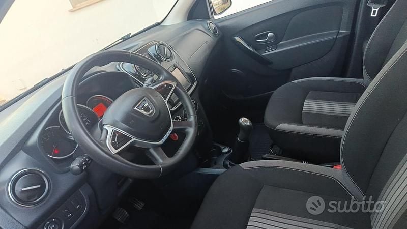 Usata Dacia Duster Stepway 90 CV (66 kW) 2018 Blu SUV