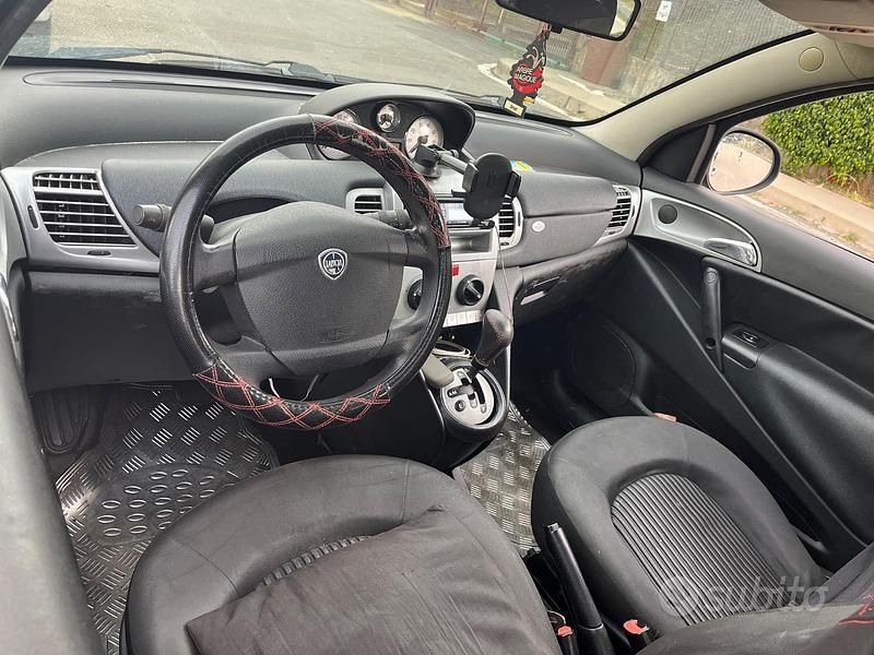 Usata Lancia Ypsilon 75 CV (55 kW) 2010 Utilitaria