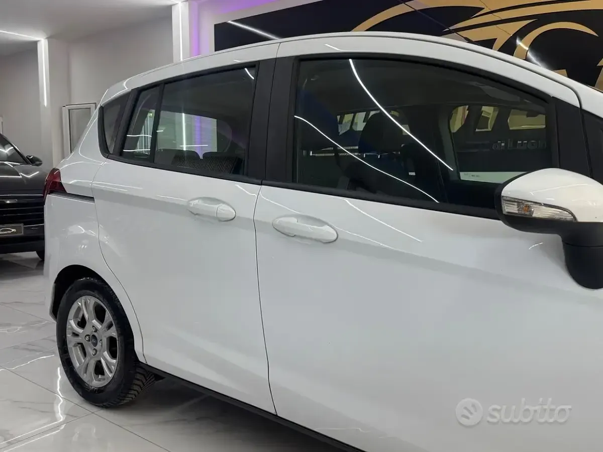 Usata Ford B-MAX Titanium 95 CV (69 kW) 2015 Bianco Monovolume