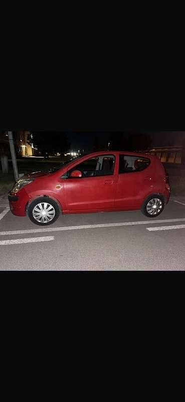 Rosso Usata 2010 Nissan Pixo Due volumi | 1800 € (Ottimo prezzo) - Immagine 1/4