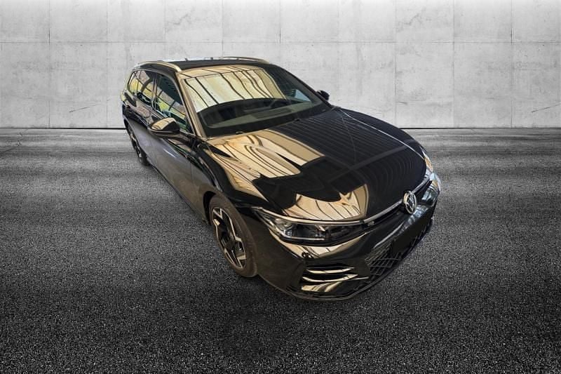 Usata VW Passat R-line 150 CV (110 kW) 2025 Nero metallizzato Station wagon