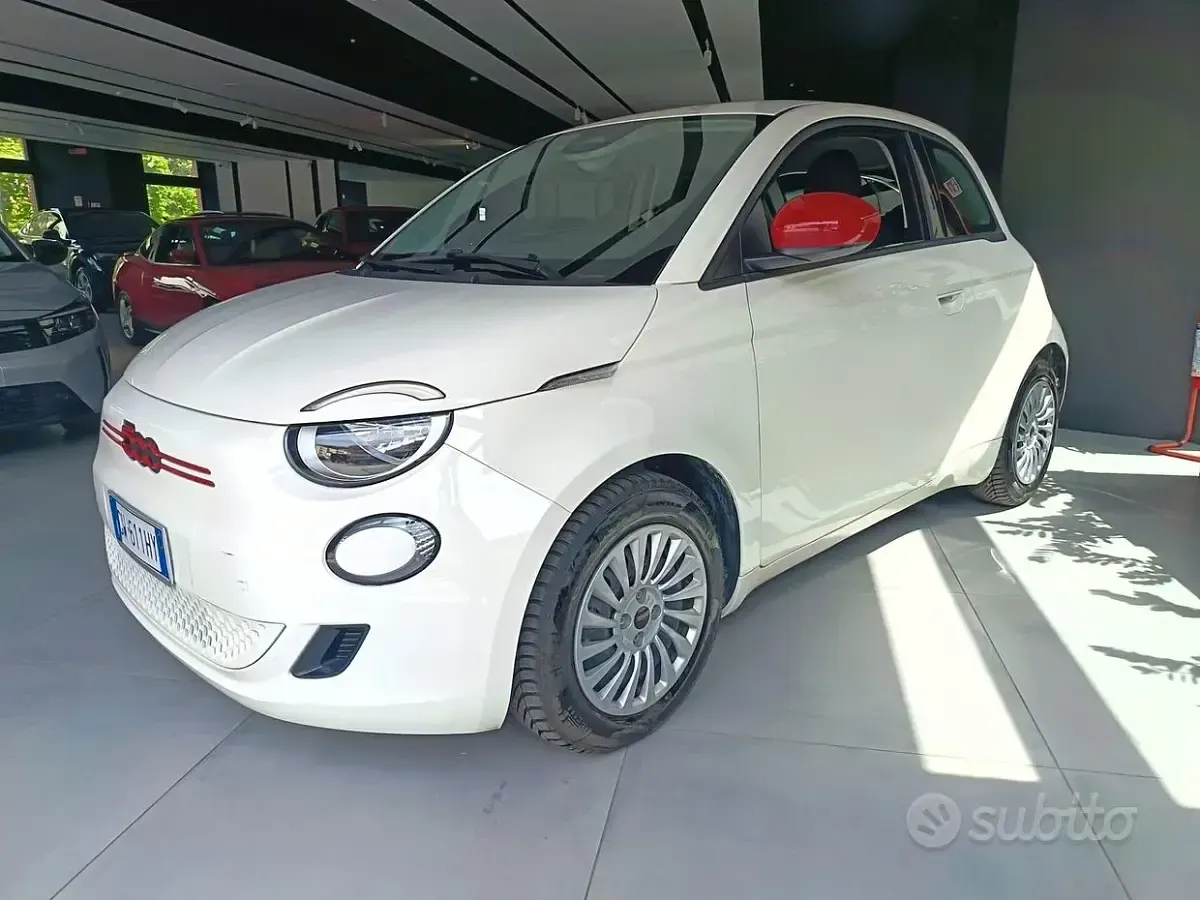 Usata Fiat 500e 42 kW (58 CV) 2024 Bianco Berlina
