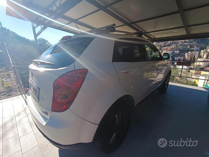 Usata Ssangyong (KGM) Korando 175 CV (128 kW) 2011 Bianco SUV