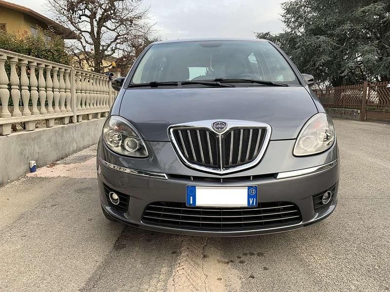 Usata Lancia Musa 77 CV (56 kW) 2012 Blu/azzurro Monovolume