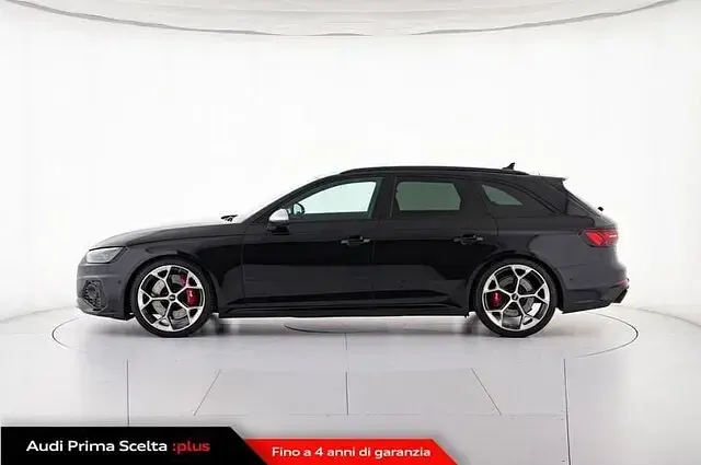 Usata Audi RS4 Competition 450 CV (330 kW) 2024 Nero sebring cristallo Station wagon