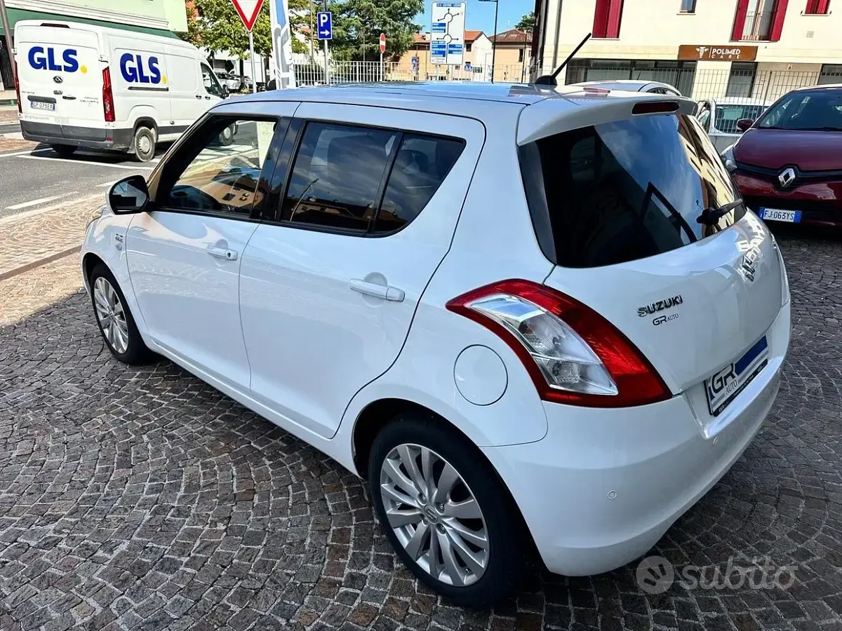 Usata Suzuki Swift GL 75 CV (55 kW) 2013 Bianco Utilitaria