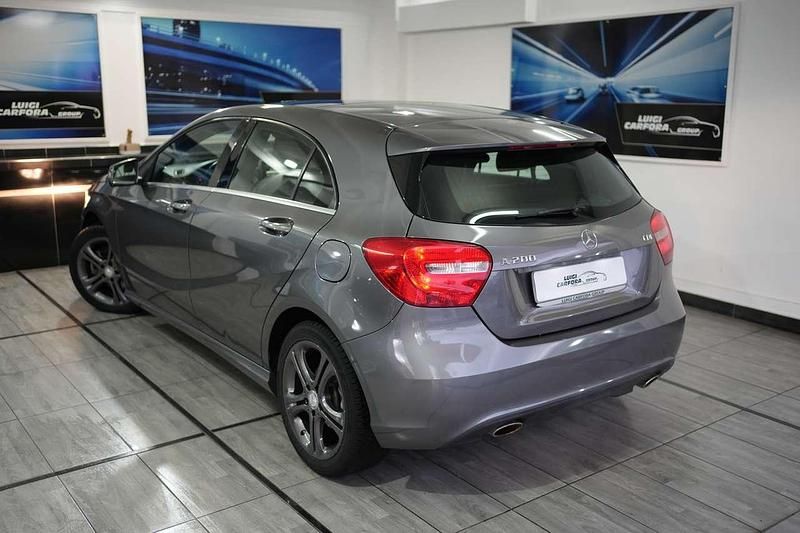 Usata Mercedes A200 136 CV (100 kW) 2015 Grigio opaco Berlina